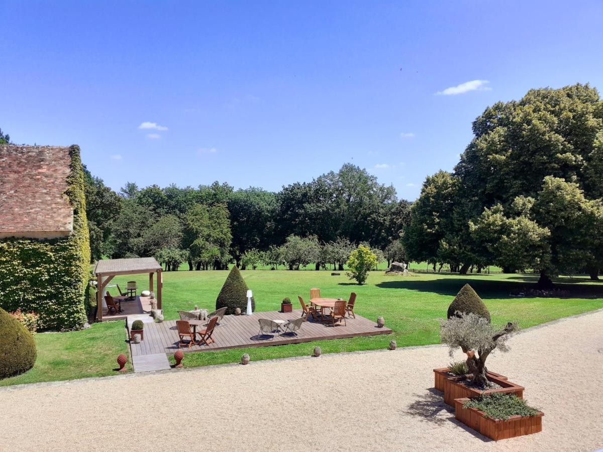 Domaine De La Limetiere Hotel Neuvy-le-Roi ภายนอก รูปภาพ