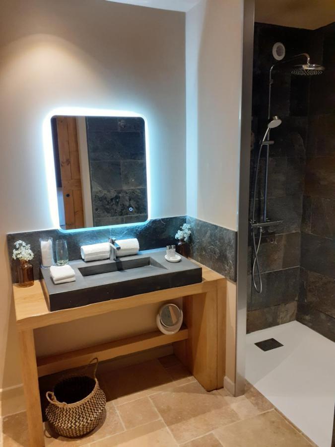 Domaine De La Limetiere Hotel Neuvy-le-Roi ภายนอก รูปภาพ