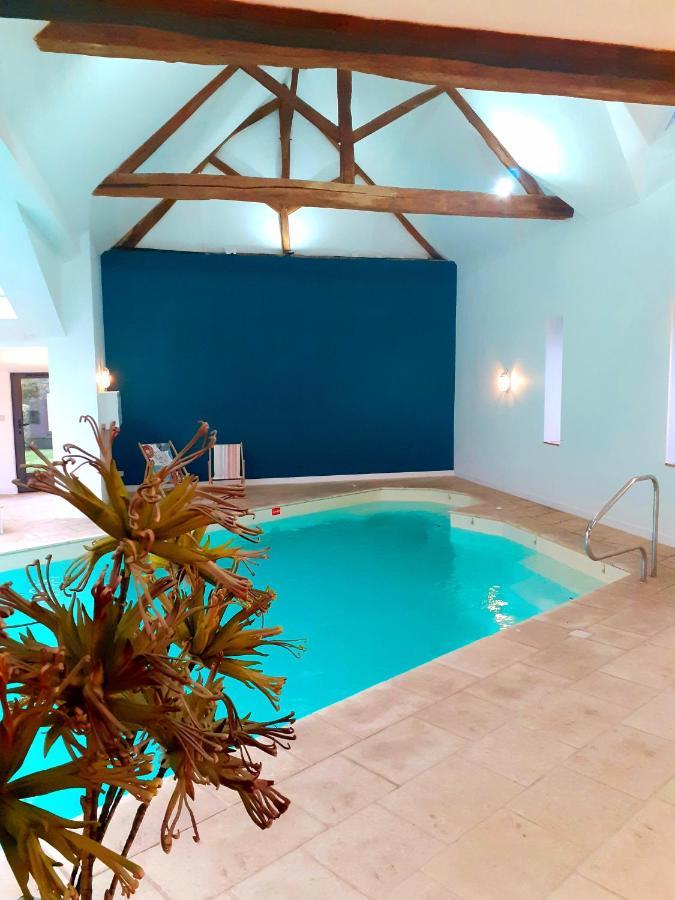 Domaine De La Limetiere Hotel Neuvy-le-Roi ภายนอก รูปภาพ