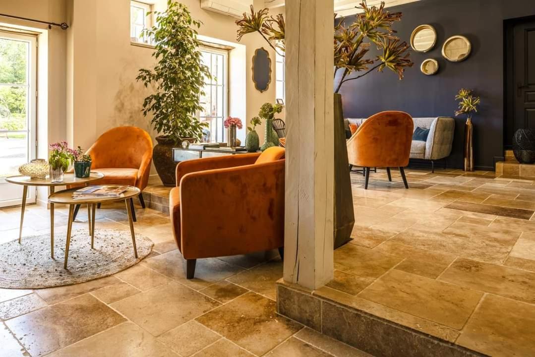 Domaine De La Limetiere Hotel Neuvy-le-Roi ภายนอก รูปภาพ