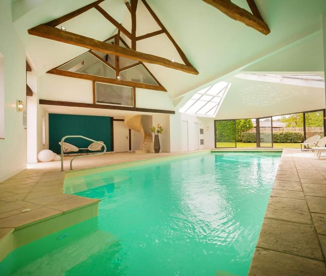 Domaine De La Limetiere Hotel Neuvy-le-Roi ภายนอก รูปภาพ