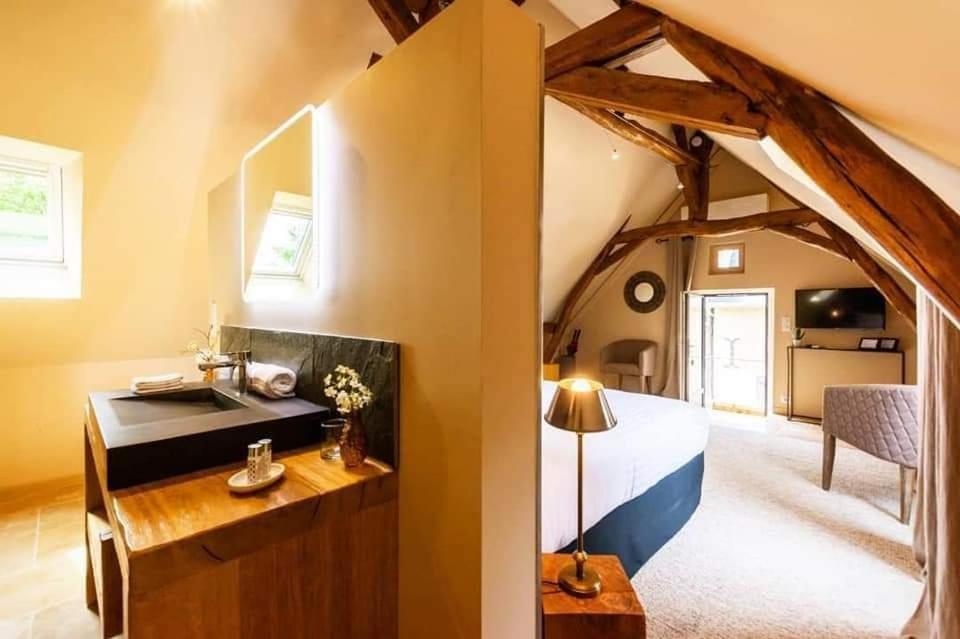 Domaine De La Limetiere Hotel Neuvy-le-Roi ภายนอก รูปภาพ